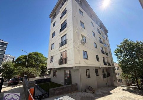 Kartal Petrolişte Kiralık Bahçeli Sıfır 2+1 Daire