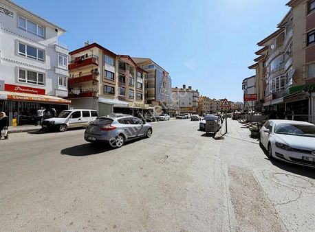 Her İşe Uygun Caddeye 2 Bina Mesafede 35 M2 Kiralık Dükkan