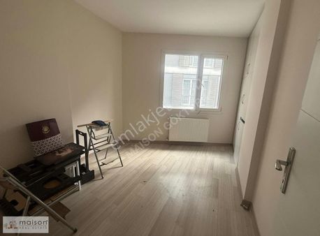 Maıson Göktürk Önü Açık Köşe Konumlu Satılık 2+1 Arakat Daire