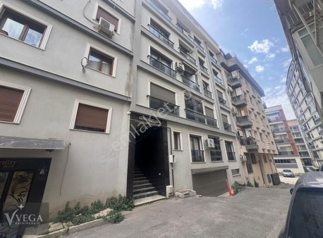 Karşıyaka Örnekköy'de 4+1 Kapalı Mutfak Teraslı Dubleks Daire