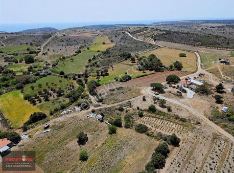 Bozcaada Alaybey'de 17.704,80 M² Tarla Vasfında Arazi