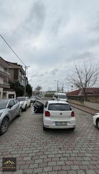 Silivri Yeni Mahalle'de 2+1 Cam Balkonlu 1. Kat Satılık Daire