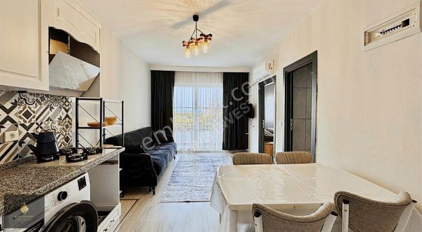 King'den Denize 100m Mesafe Deniz Manzaralı Full Eşyalı 1+1