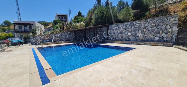 D-1452 Dörttepe'de Havuzlu Site İçinde 2+1 Satılık Daire