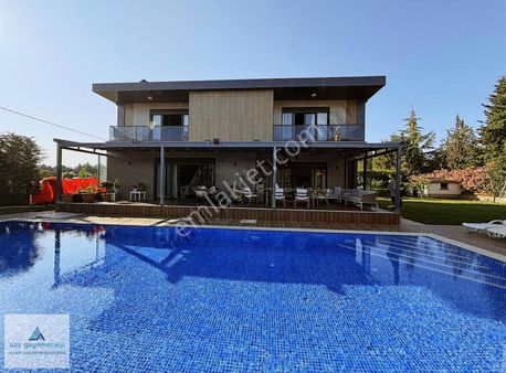 Kavaklı 1000 M2 Arsa İçerisinde 450 M2 Net Modern Mimari Havuzlu