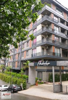 Çengelköy Hasbahçe Evlerinde Bahçeli 3+1/200 M2 Bahçe Katı