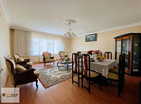 Heykel Meydanında Satılık 3+1 Geniş Ferah Daire