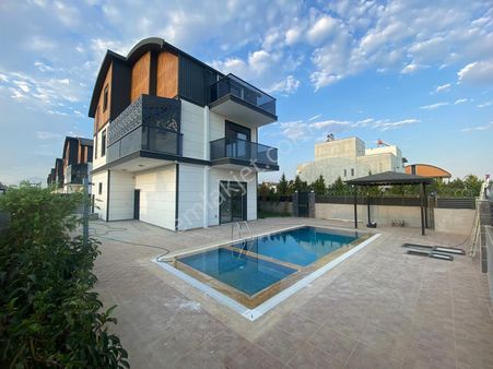 Serik Belek-kadriye Arası Denize Yakın Müstakil Bahçe Havuzlu Satılık Sıfır 5+1 Villa