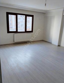 Saruhanlı Cumhuriyet Okulu Yanında Satılık2+1 Arakat Daire