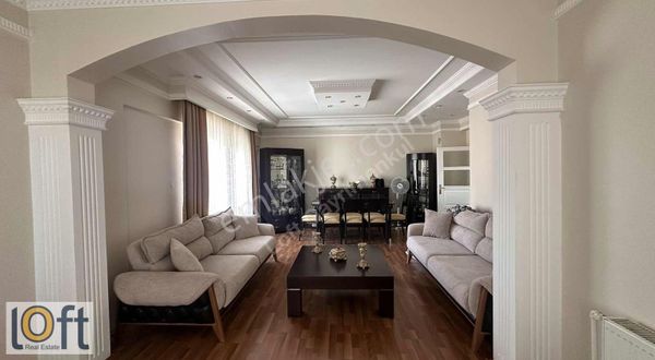 Köşk Mahallesinde 4+1 Yola Cephe Mükemmel Konumda Daire