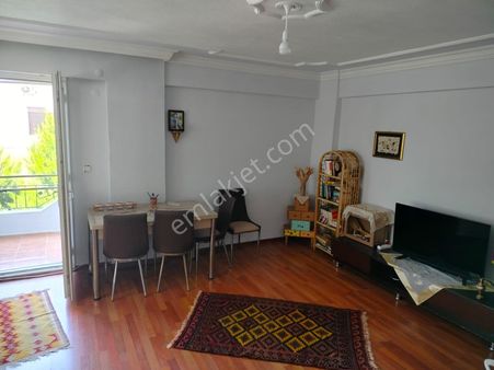 Atatürk Mah'sinde, Merkezi Konumda Geniş Ve Kullanışlı 3+1 Dairemiz Satıştadır.