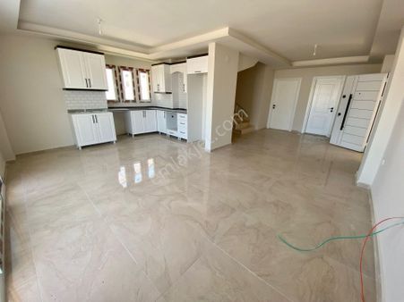 Silifke Bakanlıklarda Muhteşem Havuzlu Villa