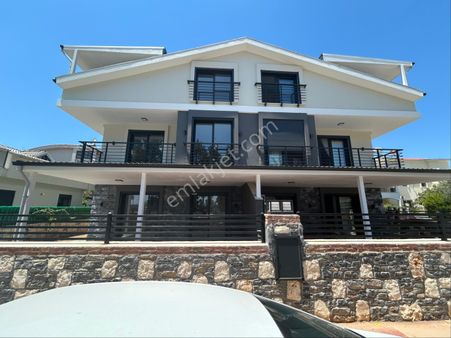 Didim Efelerde Çarşıda 4+1 Villa