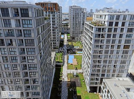 Bahçeşehir Akzirve Strada 1+1 Eşyalı Kiralık Daire