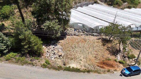 Alanya Kayabaşı Mahallesinde 457m2 Ev Yapımına Uygun Tarla