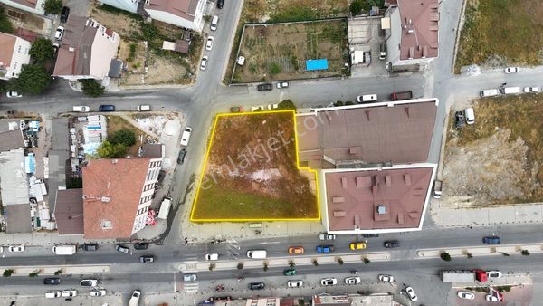 Arnavutköy Fatih Caddesinde Köşe Başı Ticari İş Merkezine Uygun