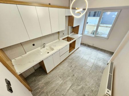 ▶ ▶akçay Körfez'den Altınkum'da Denize 100 Metre Mesafede 2+1 Satılık Daire