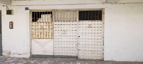 Küçükkumla'da Satılık Garaj-depo 60m2. Bahçeli 40m2. Denize Yakın