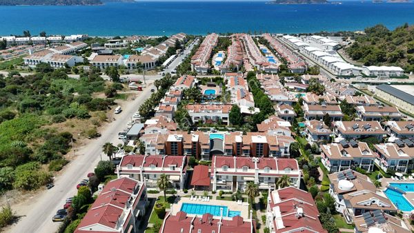 Goldhouse Dan Satılık Daire Çalış Plajında Havuzlu Sitede Eşyalı 4+1 Dubleks