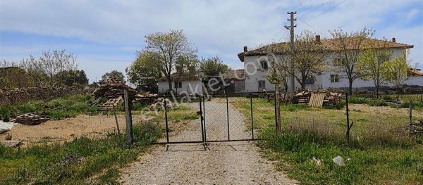 Afyon Dazkırı Bozan Köyünde Satılık 4.115 M2 İki Arsa 4.500.000