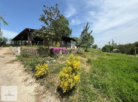 Muhteşem Konumda İçinde Lüks Evi Olan Arazi