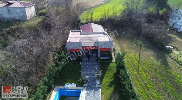 Rw/beta Çivrilde Anayola Yakın Satılık Havuzlu Arazi+bağ Evi