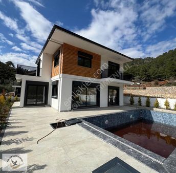 Falcon Dan Üzümlü De Fırsat 4+1 Villa