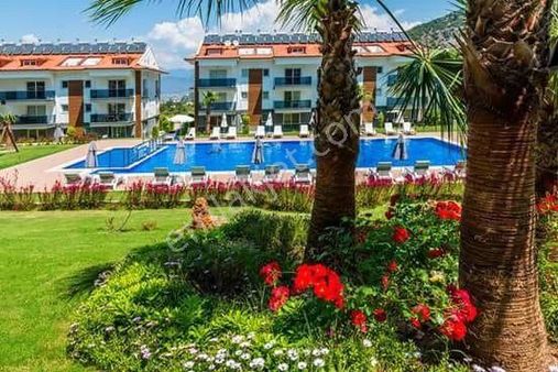 Goldhouse Dan Satılık Daire Havuzlu Sitede 1+1 Bahçe Katı Eşyalı