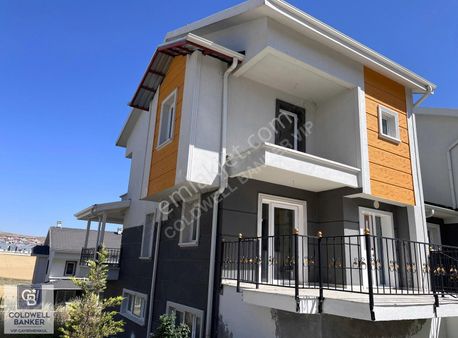 Alcı Mahallesi'nde Site İçinde Yapılı 5+2 Villa