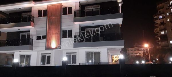 Satılık 3+1 Geniş Daire Şelale Mahallesi 140 Metrekare Çift Balkon Ara Kat