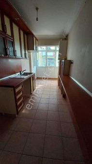 Neon Dan Aşagı Eğlencede 1 Katta Salona Tek Oda Açılır Ön Cephe