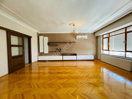 Zerdaliliğin En Muhteşem Lokasyonunda Asansörlü Ayrı Mutfak 3+1