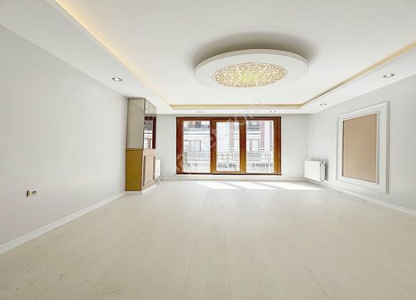 Hanev İnş'tan Metrobüse 7dk Full Dekorlu 2+1 Acil Satılık Arakat