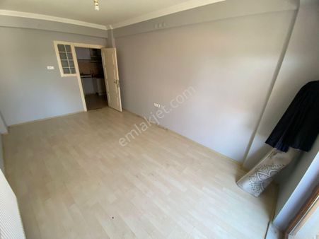 Anadolü Üni 1dk Süper Konum Odalar Ayrı Arakat Fırsat 1+1 Kk-9