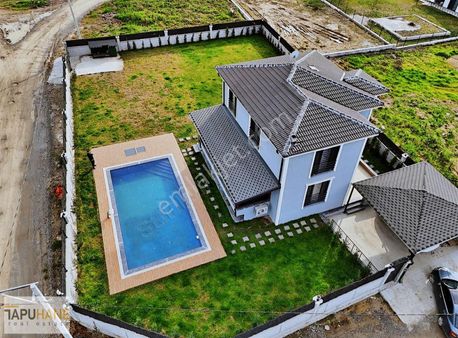Tapuhane'den 1100 M2 Arsa İçinde Satılık 4+1 Villa