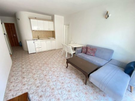 Vefa Gayrimenkul'den Denize Sıfır + Eşyalı Kiralık 1+1 Daire