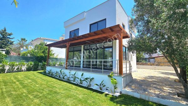 Bodrum Yalıkavak Merkezde Satılık Bahçeli Müstakil 3+1 Sıfır Villa
