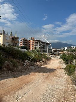 Beymelek 'te Deniz Manzaralı Satılık Köşe Parsel