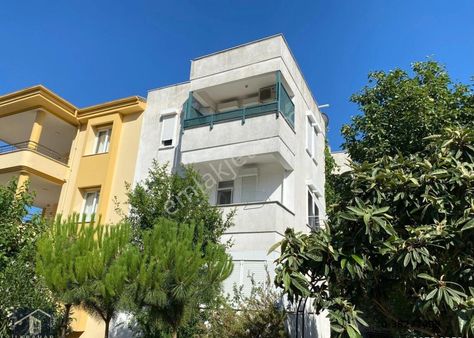 Altınoluk İlkbahar'dan Evlat Camii Mevkiinde Kazdağları Manzaralı İçi Bakımlı 2+1 Ferah Daire