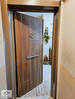 Karabağlar Vatan Mahallesinde 2+1 Satılık Daire