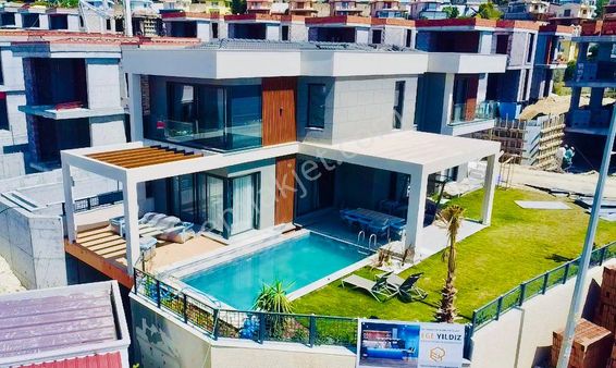 Karaovada Özel Havuzlu Hamam Saunalı Müstakil Sıfır Villa