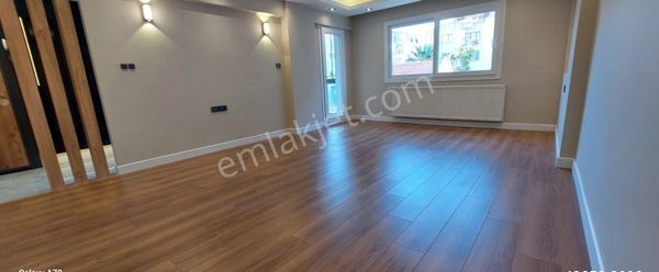 Karşıyaka -bahriye Üçok Mahallesinde, Full Tadilatlı 3+1 Satılık Daire