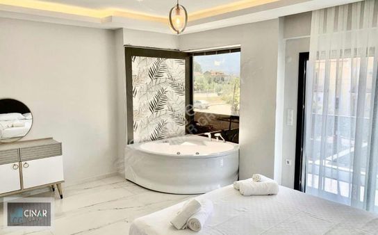 Akarca Mah. Kordona Çok Yakın Ultra Lüks Kiralık Villa