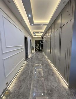 Gerciğin Sınırında Site İçerisnde Doğayla İç İçe Geniş 4+1 Villa