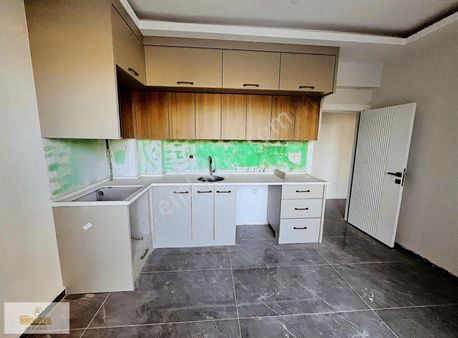 Deregümünde Site İçinde Satılık Ebevyn Banyolu Geniş 2+1 Daire