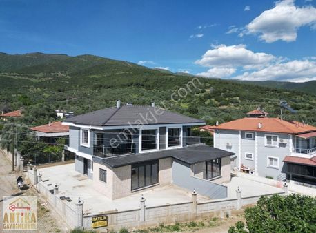 Antika Gayrimenkul'den Zeytinlik'te Satılık Villa