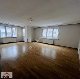 Üçevler Mahallesinde 2+1 110m2 Satılık Arakat Daire