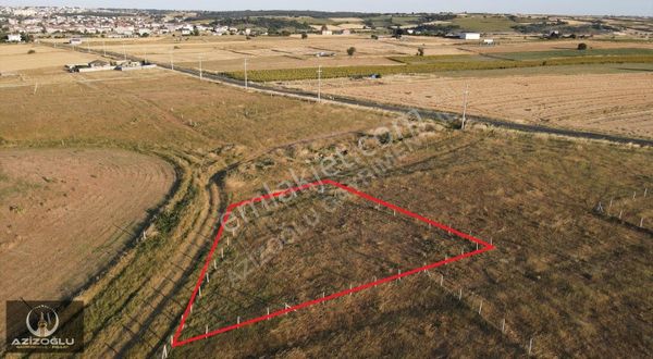 Saray'da Mahalle İçerisinde Satılık 821m² Arsa