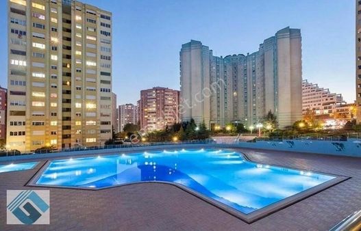 Parlamenterler Sitesi Kısa Katlı Blokta Satılık Boş 3+1 Daire