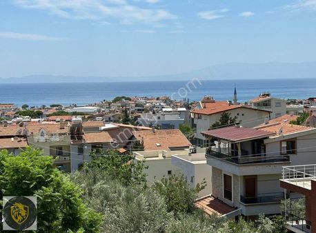 Şenbağlar'dan Deniz Manzaralı Merkezde 3+1 Villa